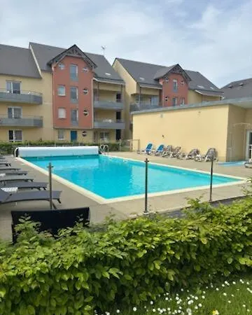Avec Piscine *
