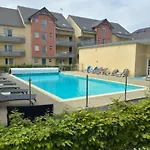 Avec Piscine *