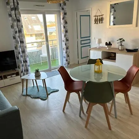 Apartment Avec Piscine Grandcamp-Maisy